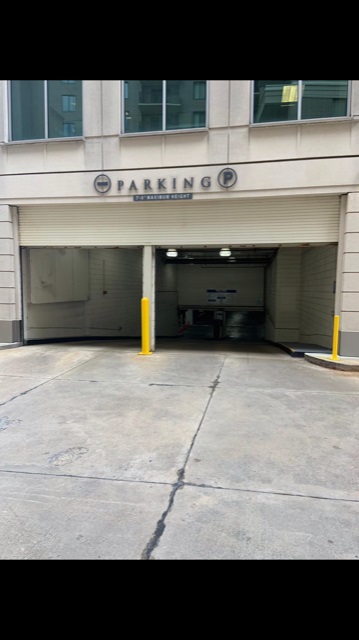 4100 N Fairfax parking