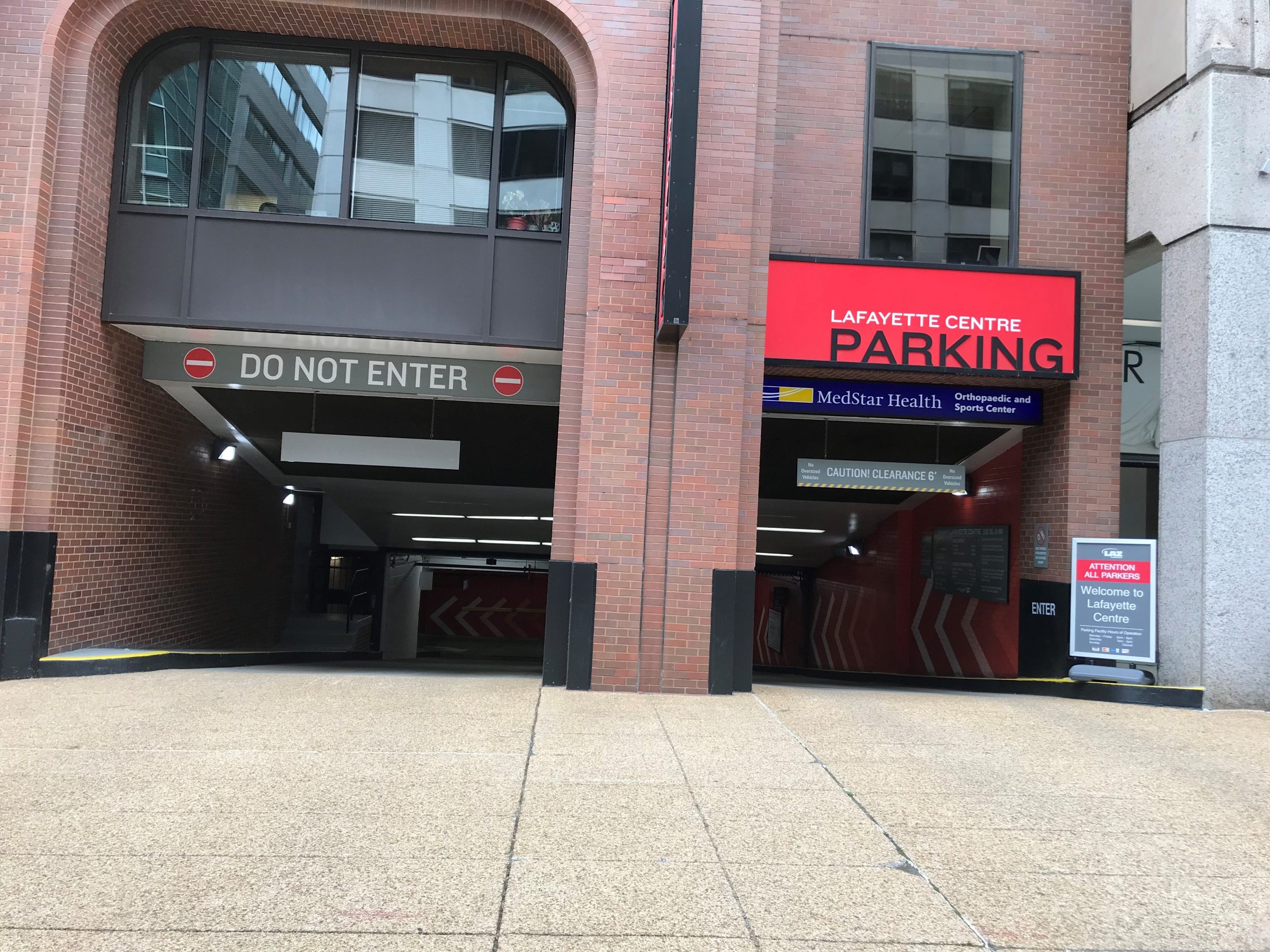 Parking for Lafayette Centre ParkChirp Reserve Now & Save!