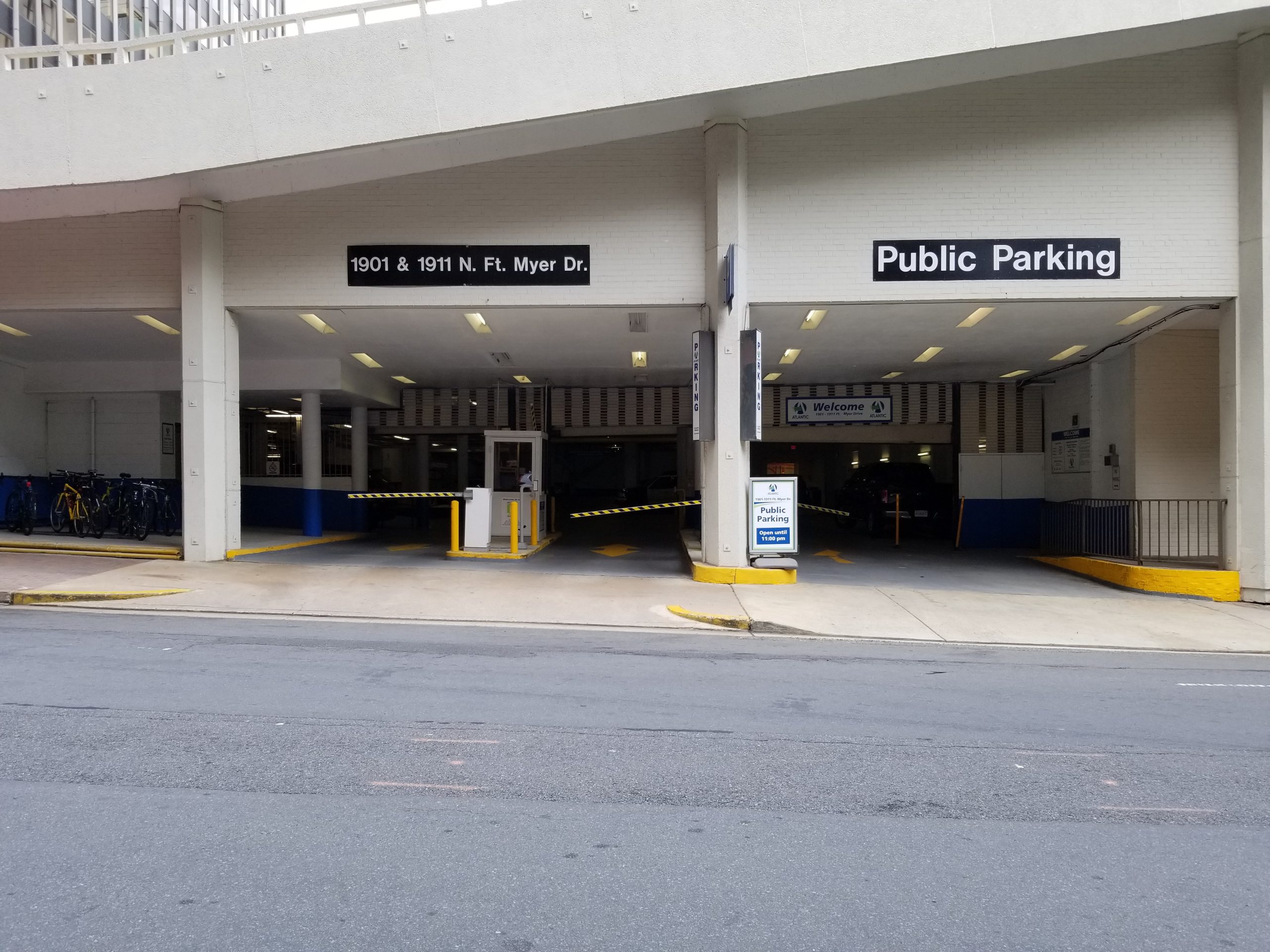 Parking for Rosslyn Gateway ParkChirp Book a spot Browse Rates