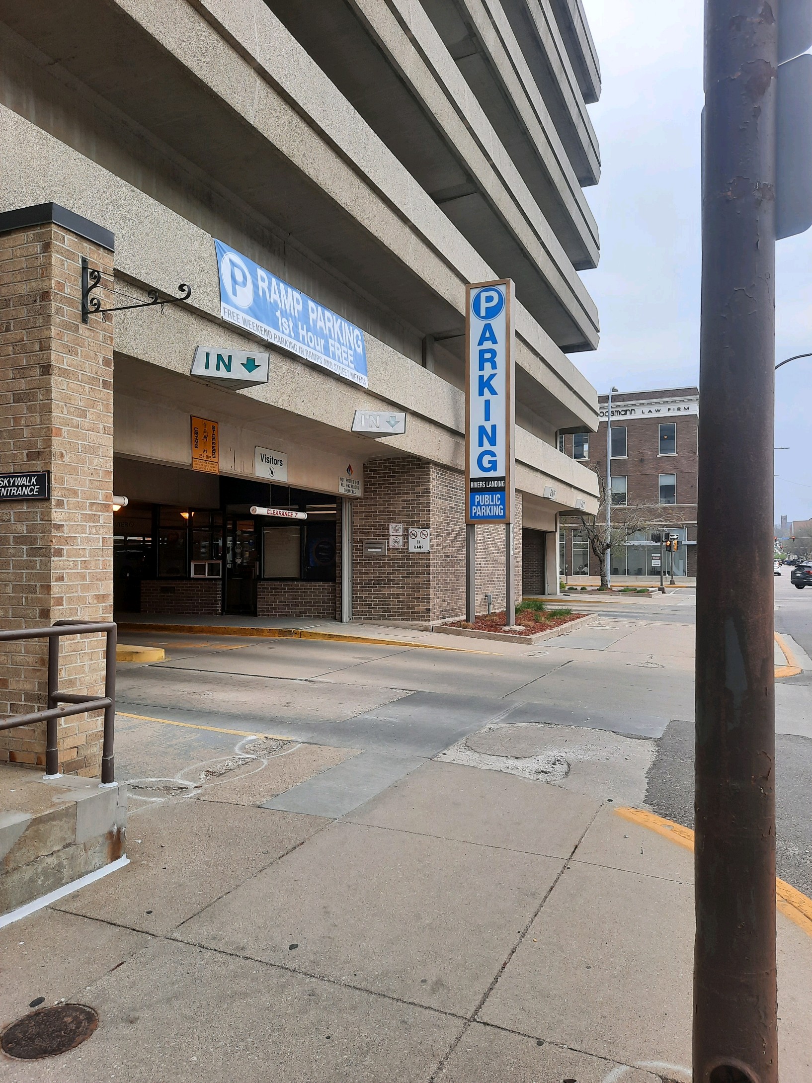 Parking for Rivers Landing Ramp ParkChirp Visit now to learn more!