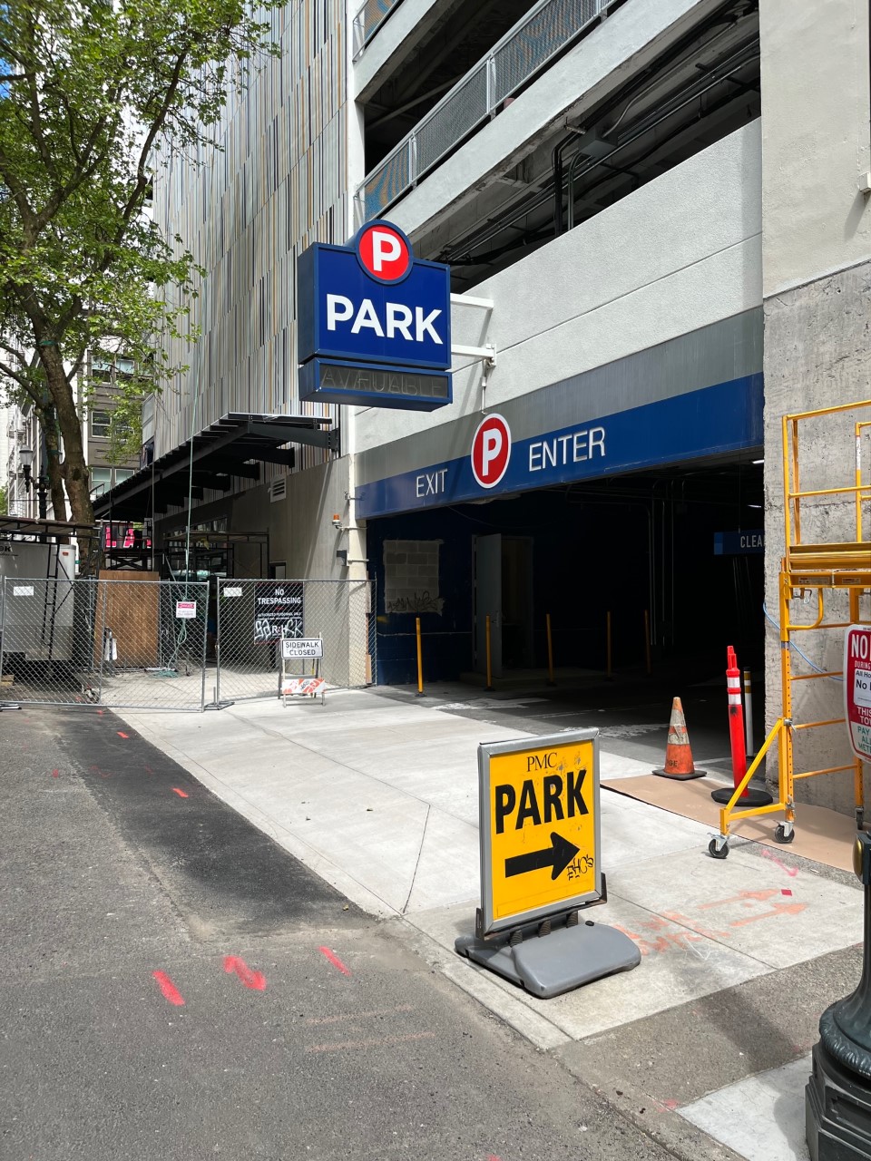 Parking for Central Plaza | ParkChirp | Reserve discounted parking here!