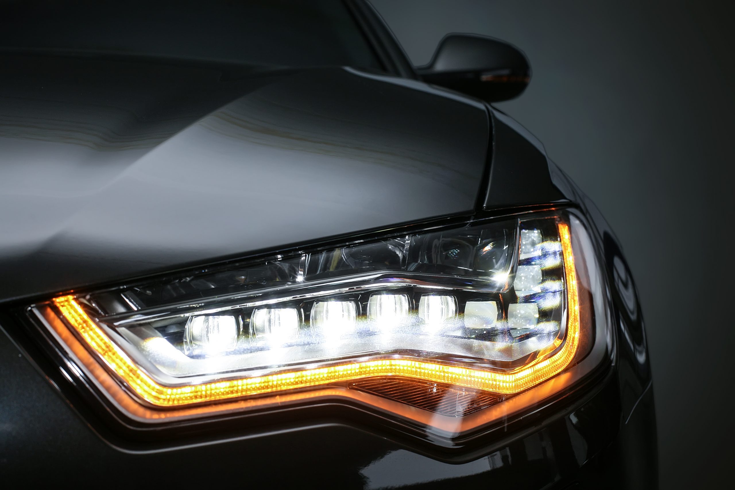 When to Use Parking Lights vs. Headlights -  Motors Blog