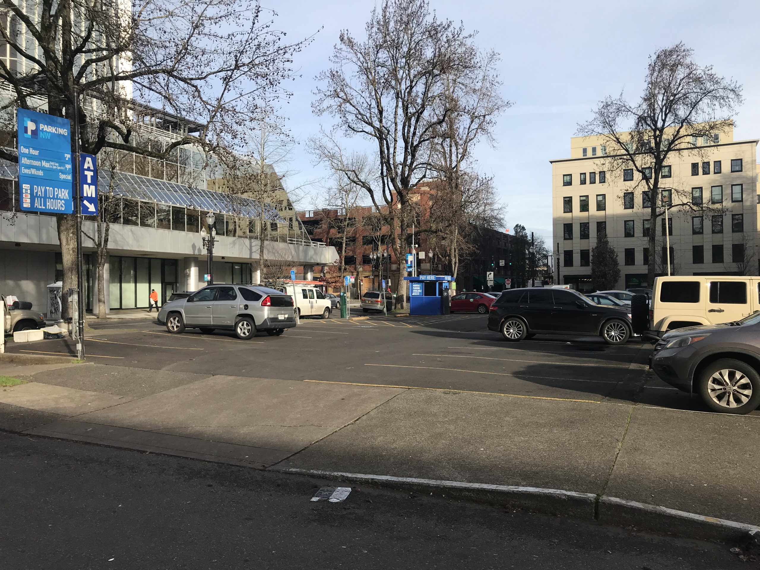 Parking for NW 1st and Davis | Parking NW | Find cheap parking here!